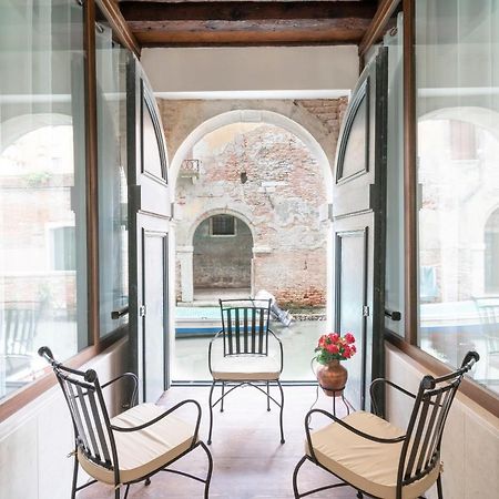 Riva Palace Apartments By Wonderful Italy Venecia Exterior foto